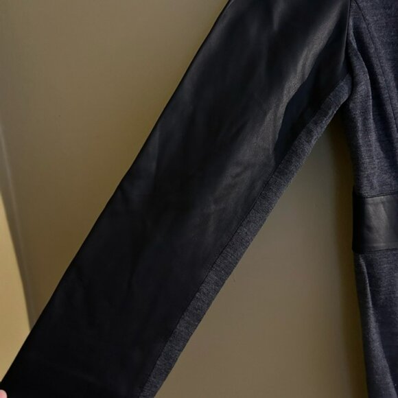 St John Collection Gray Textured Rayon Wool Leather Trim Coat Topper. Size 14 - Picture 11 of 12